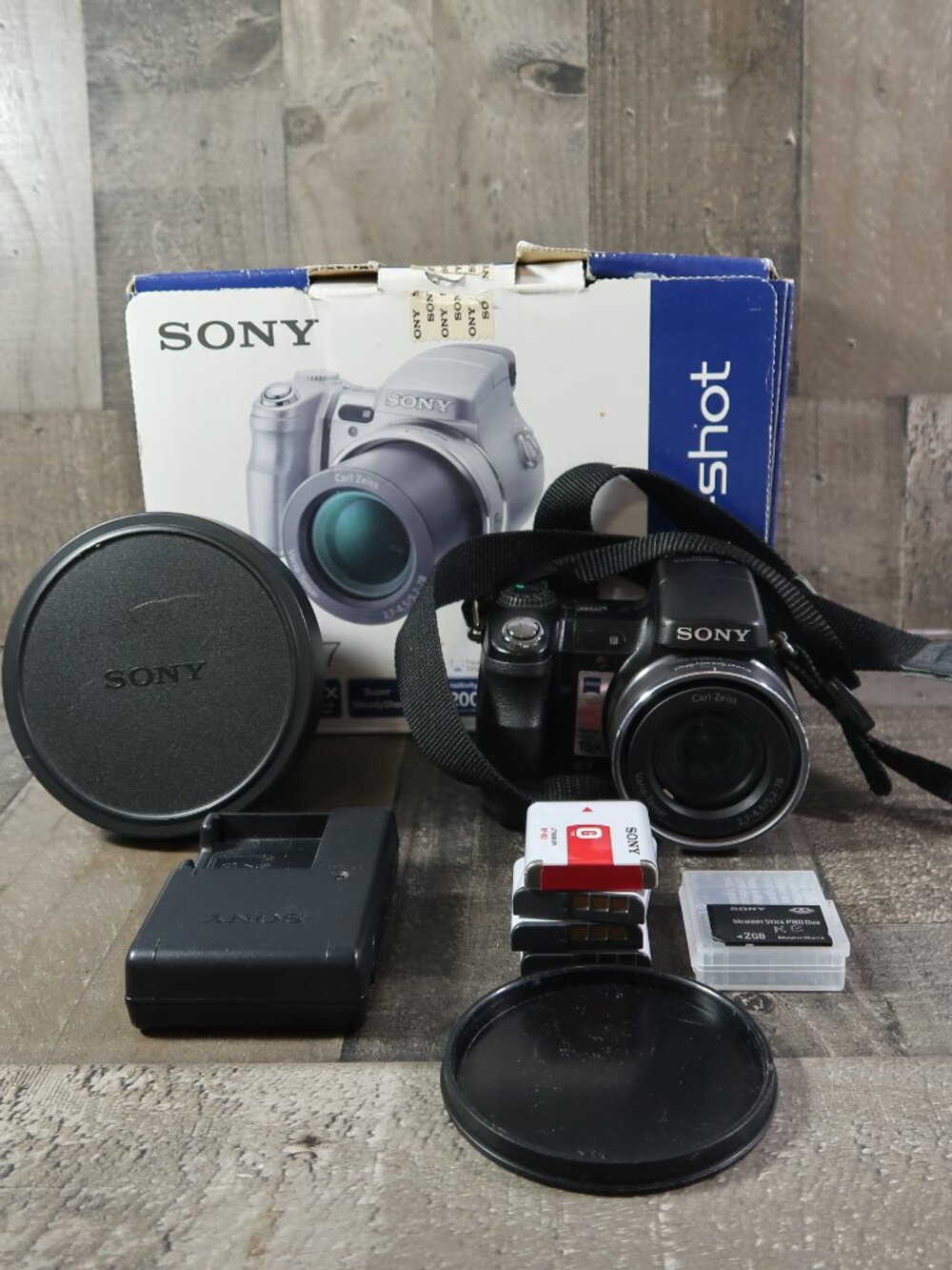 Sony Cybershot DSC-H7 Camera Batteries SD Card Charger Strap Lens Tested Works